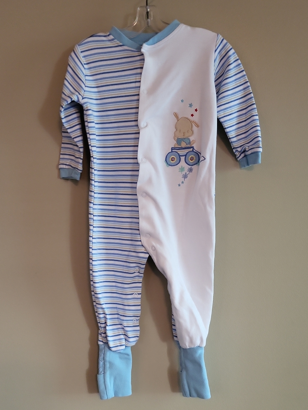 Vintage Snugabye Convert-A-Foot embrodiered footie/sleeper